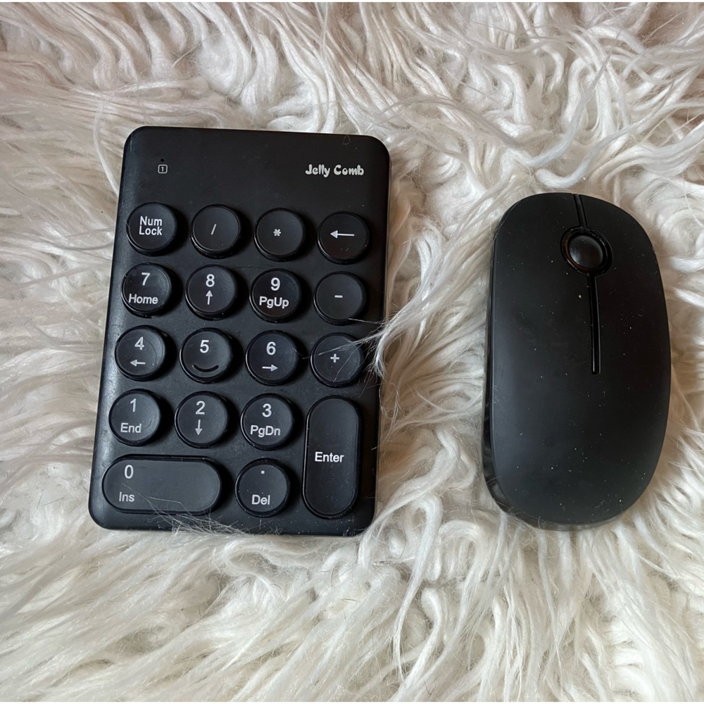 Jelly Comb Wireless Number Pad and Mouse